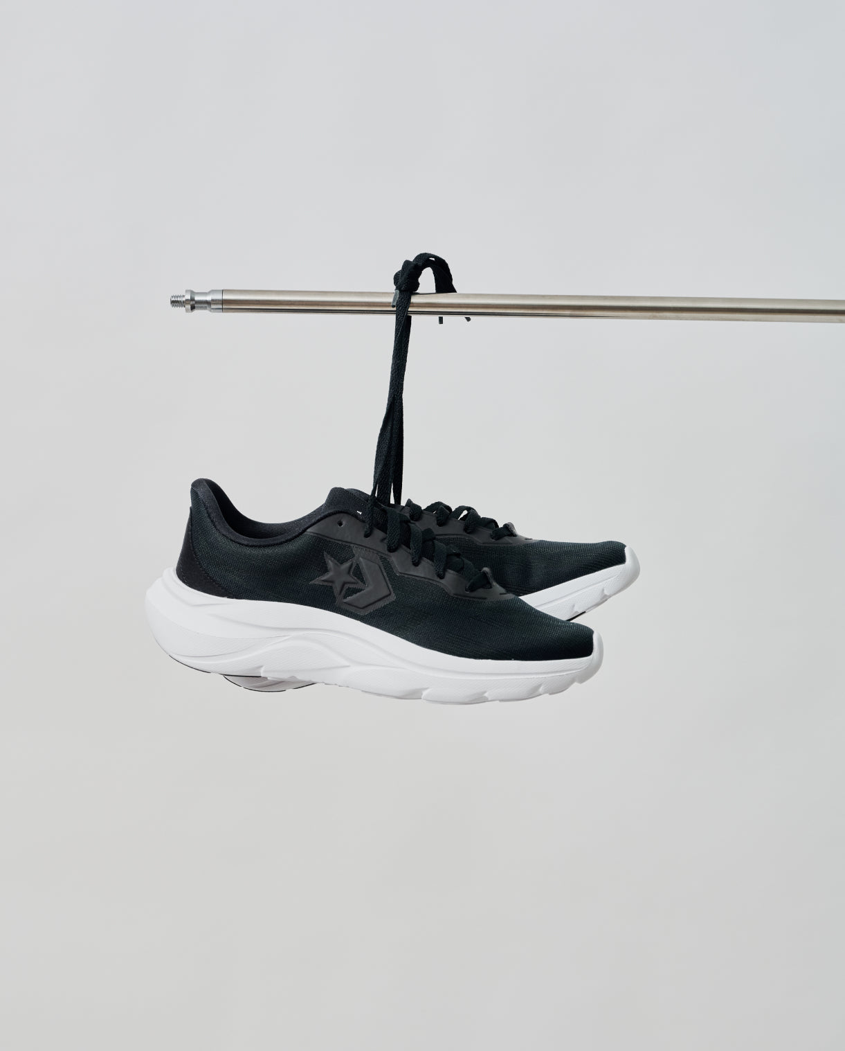 DAY ONE RUNNER SEASONAL COLOR OX BLACK/WHITE